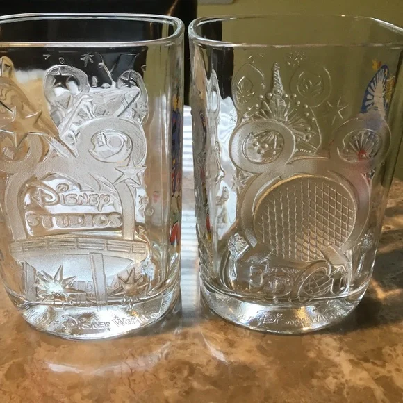 Disney World 2000 McDonald’s Glasses Epcot and MGM (2 Glasses) - Picture 13 of 16